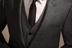 ¿Cómo es necesario lavar los trajes escolares de hombres, mujeres, en una lavadora y a mano?