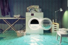 ¿Qué hacer si sale agua de la lavadora Samsung?