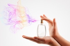 Varias formas de eliminar el olor a perfume de las cosas, del cuerpo, de la habitación.