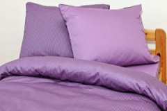 Reglas y consejos sobre cómo lavar la ropa de cama de satén en la lavadora y a mano.