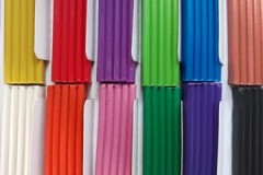 Consejos de mamás y papás experimentados sobre cómo quitar la plastilina del papel tapiz en casa