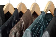 ¿Es posible y cómo lavar una chaqueta de cuero a mano y en una máquina de escribir?