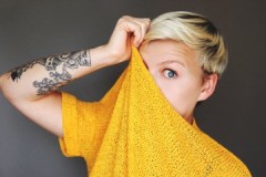 La solución a un problema delicado: ¿cómo eliminar el olor a sudor de la ropa debajo de los brazos sin lavar?