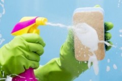 Varias recomendaciones sobre cómo limpiar las ventanas de los balcones de forma segura y sin rayas