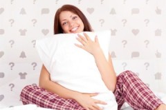 Consejos útiles sobre cómo lavar a máquina su almohada de fibra hueca y a mano