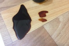 Formas y medios comprobados de cómo eliminar los rastros de yodo del linóleo