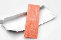 Rápido y sin dejar rastros: ¿cómo quitar el chicle de una chaqueta o plumífero?