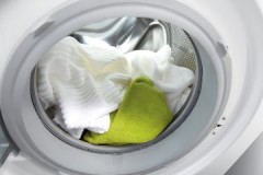 Seguimos las reglas, ¿o es posible lavar el blanco con color?