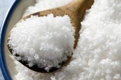 Recetas y consejos sobre cómo lavar el tul con sal y dejarlo blanco como la nieve
