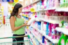 ¿Qué polvo puede y debe lavarse una chaqueta en una lavadora automática: TOP-5 medios efectivos